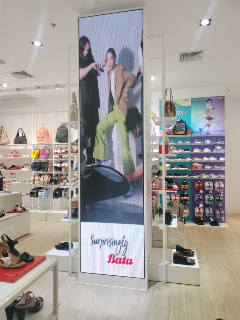 LINE_ALBUM_bata เซ็นทรัล อุบลราชธานี_๒๓๐๗๒๐_4